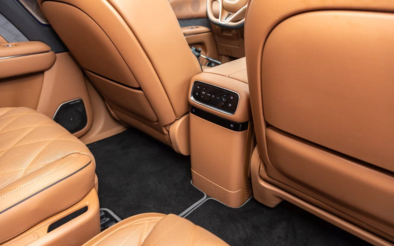 Климатических зон в Voyah Taishan три. Для управления собственным&nbsp;&laquo;климатом&raquo; со второго ряда есть отдельный электронный блок