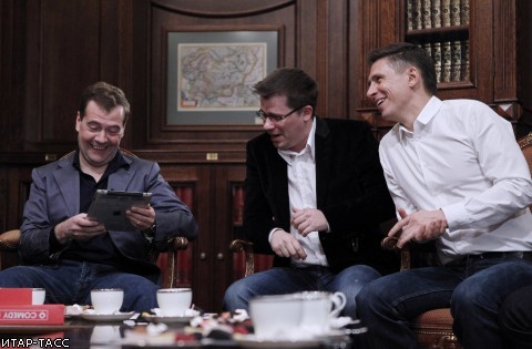 Д.Медведев провел День смеха с Comedy Club 