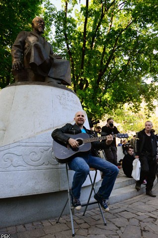 Оппозиционные гуляния в Москве 