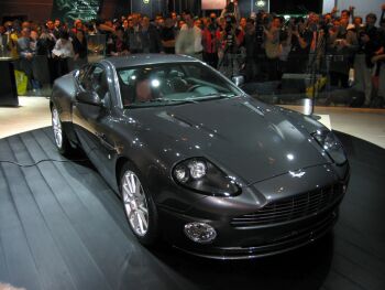 Париж: Aston Martin Vanquish S - самый быстрый Aston
