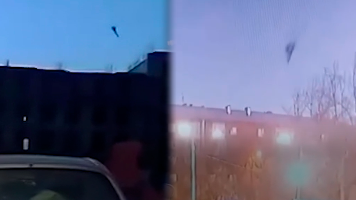 Момент падения Су-30 на жилой дом в Иркутске попал на видео
