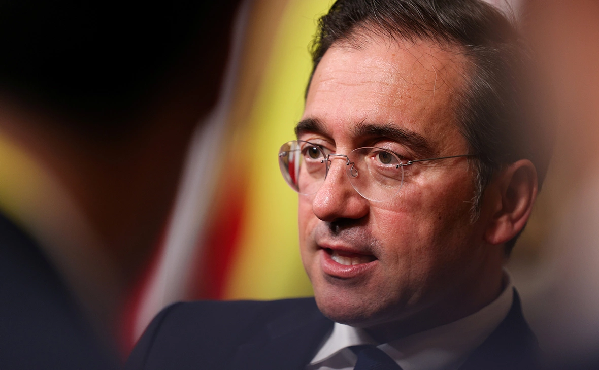  Adrian Dennis / Getty Images