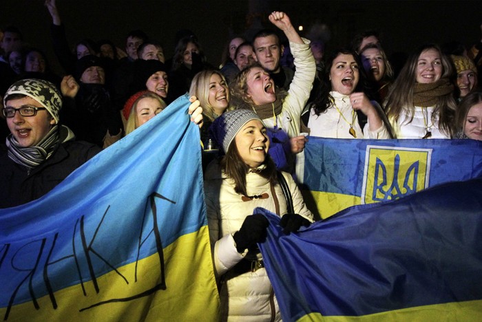 На Майдане в Киеве всю ночь митингуют за европейское будущее 