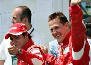 Михаэль Шумахер выиграл поул-позишн во Франции