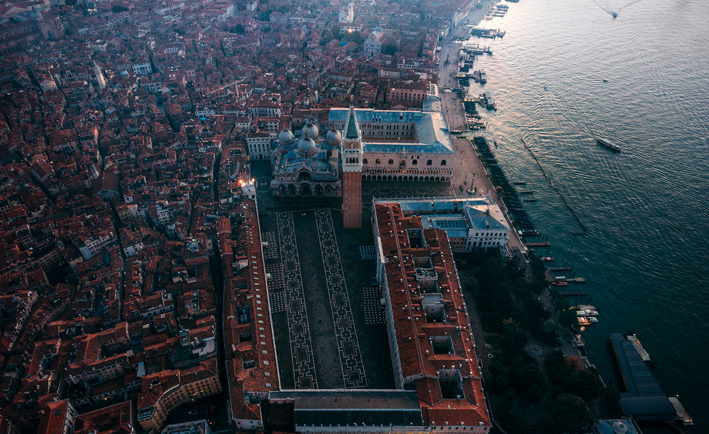 Unique view. Венеция Италия с высоты птичьего полета. Город Венеция Италия вид сверху. Венеция вид сверху на город. Венеция фото города с высоты птичьего полета.
