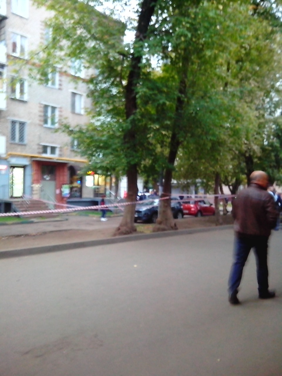 Опубликованы фото с места стрельбы в Москве