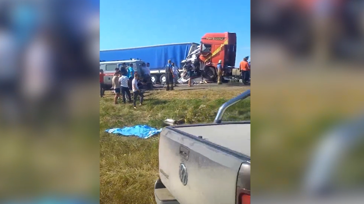 В ДТП с автобусом и грузовиками в Ульяновской области погибли 15 человек