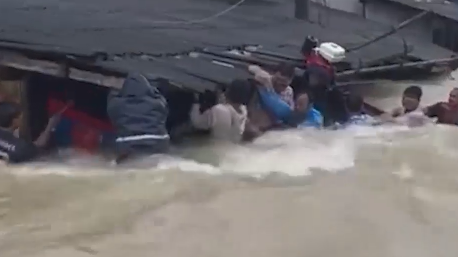 Наводнение в Таиланде после двухдневных ливней. Видео