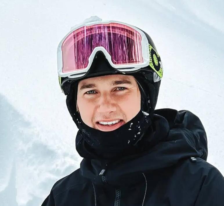 Артем Шелдр