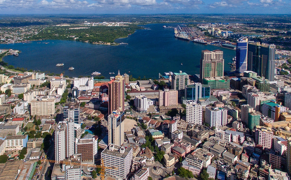 STORYTELLER2025 / Shutterstock