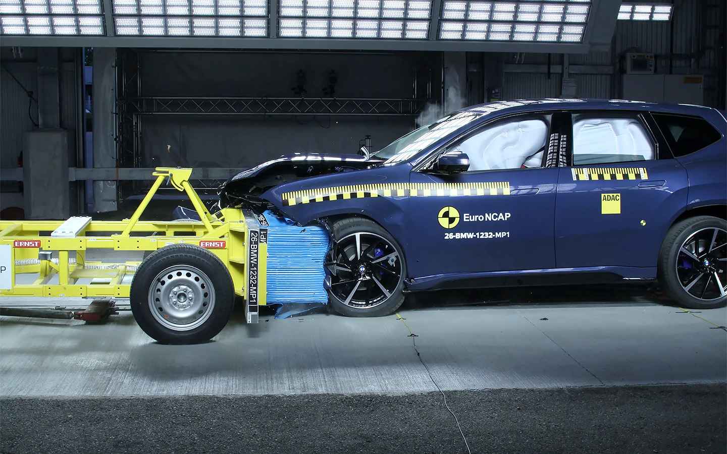 Краш-тест&nbsp;BMW iX3