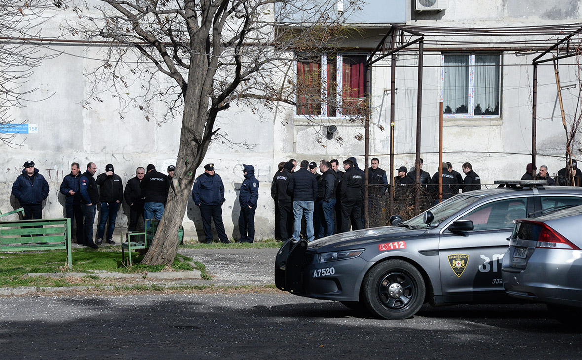 Сотрудники полиции во время контртеррористической операции в Тбилиси