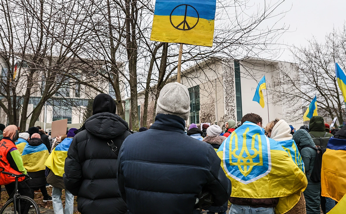 Omer Messinger / Getty Images