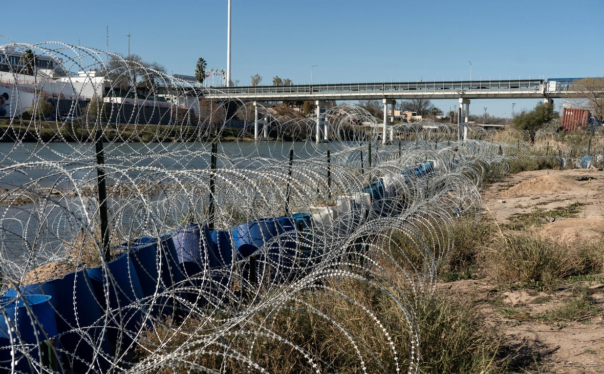 Go Nakamura / Reuters