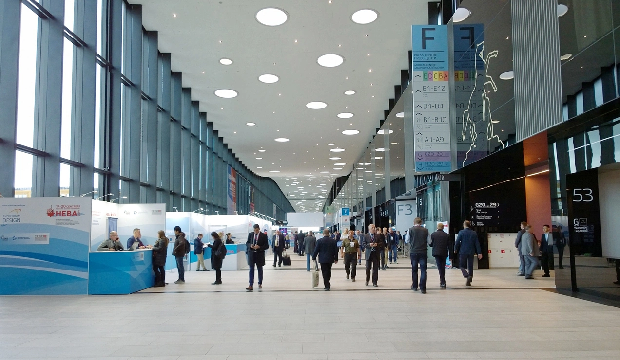 Все флаги в гости будут к нам: что стимулирует деловой туризм в России