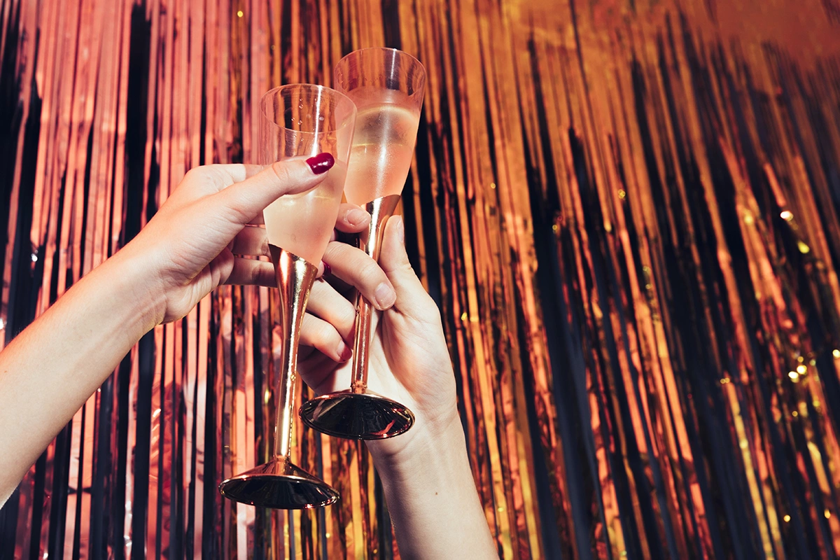 Пусть друзья радуют встречами, согревают поддержкой и остаются верными годами