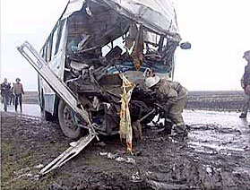 В столкновении автобуса с КАМАЗом погибли 14 человек