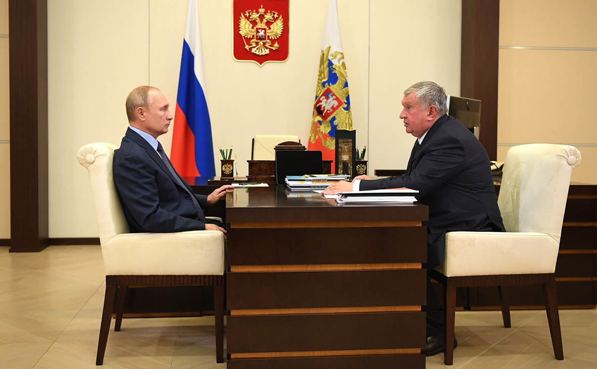 Владимир Путин и Игорь Сечин (слева направо)