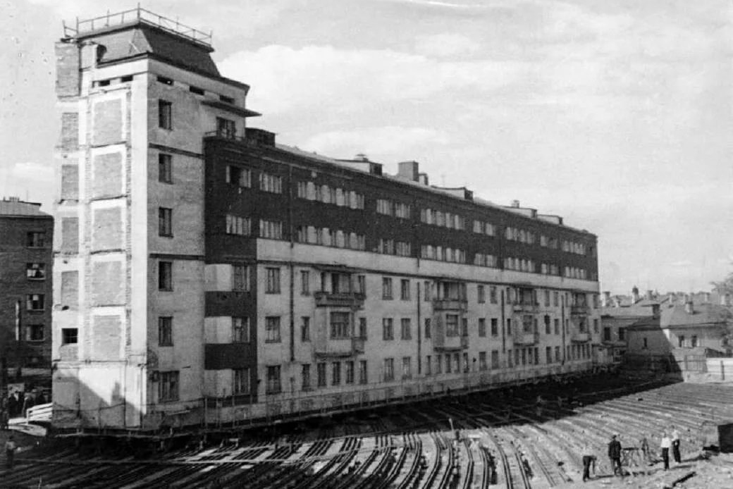 Фото передвижения домов в москве