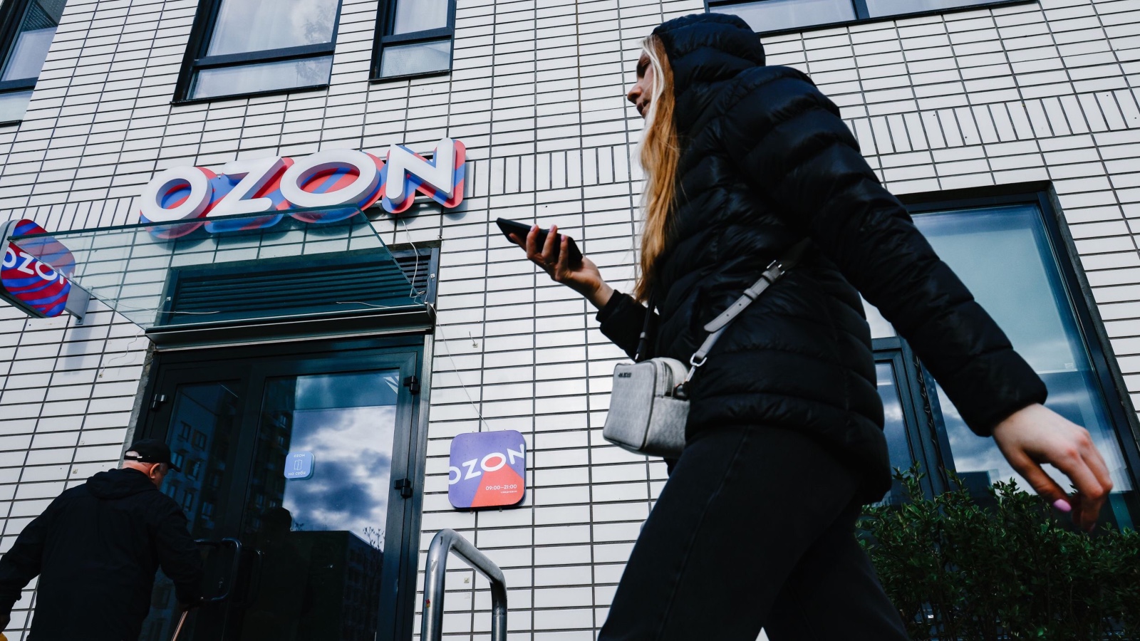 Онлайн-площадки и торговые сети выступили против скидок на маркетплейсах