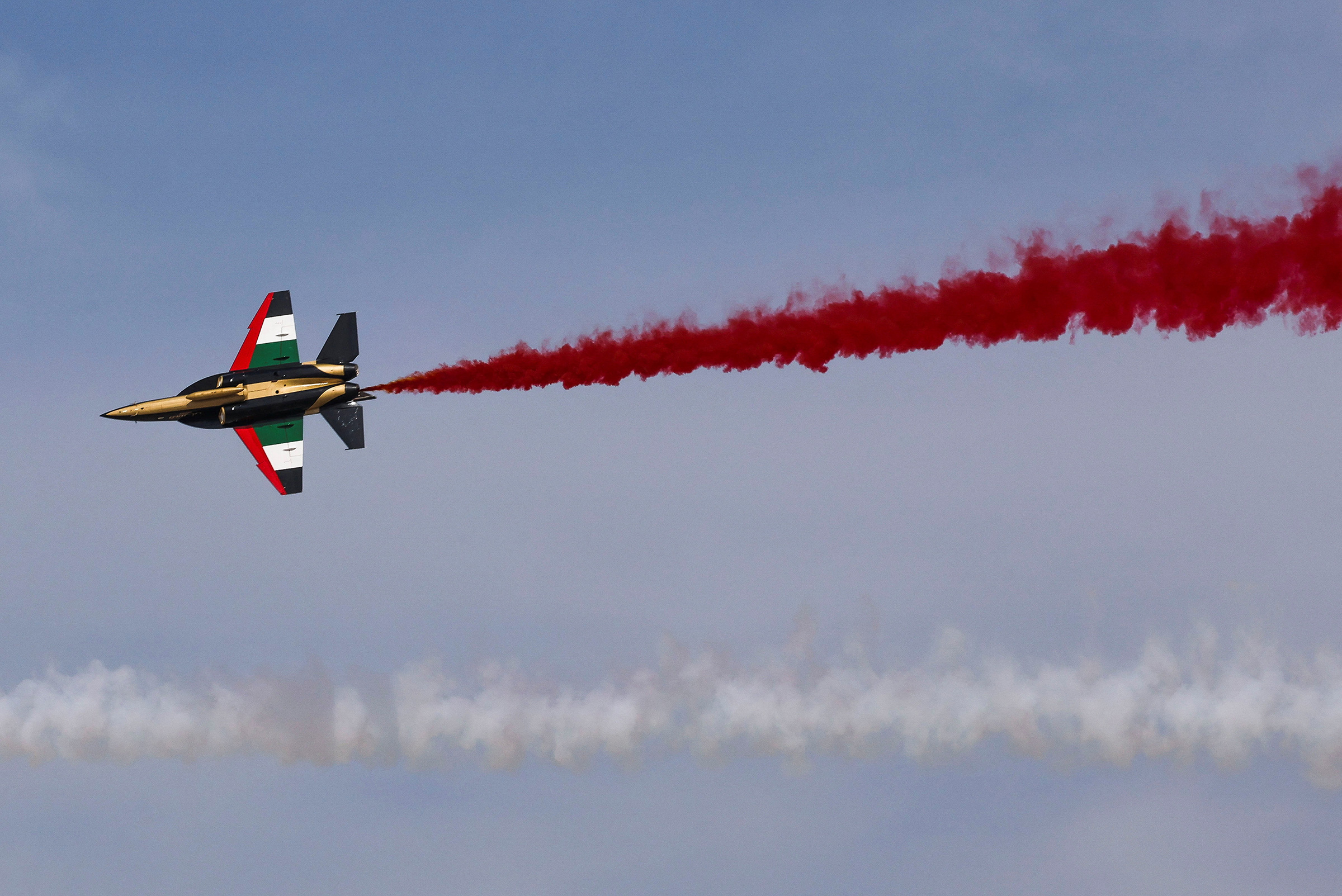 Пилотажная группа ВВС ОАЭ Fursan Al Emarat (&laquo;Рыцари&raquo;).