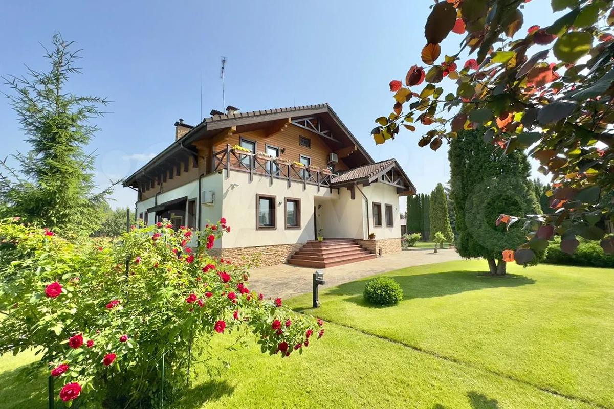 Как выглядят самые дорогие продающиеся в мегаполисах России дома