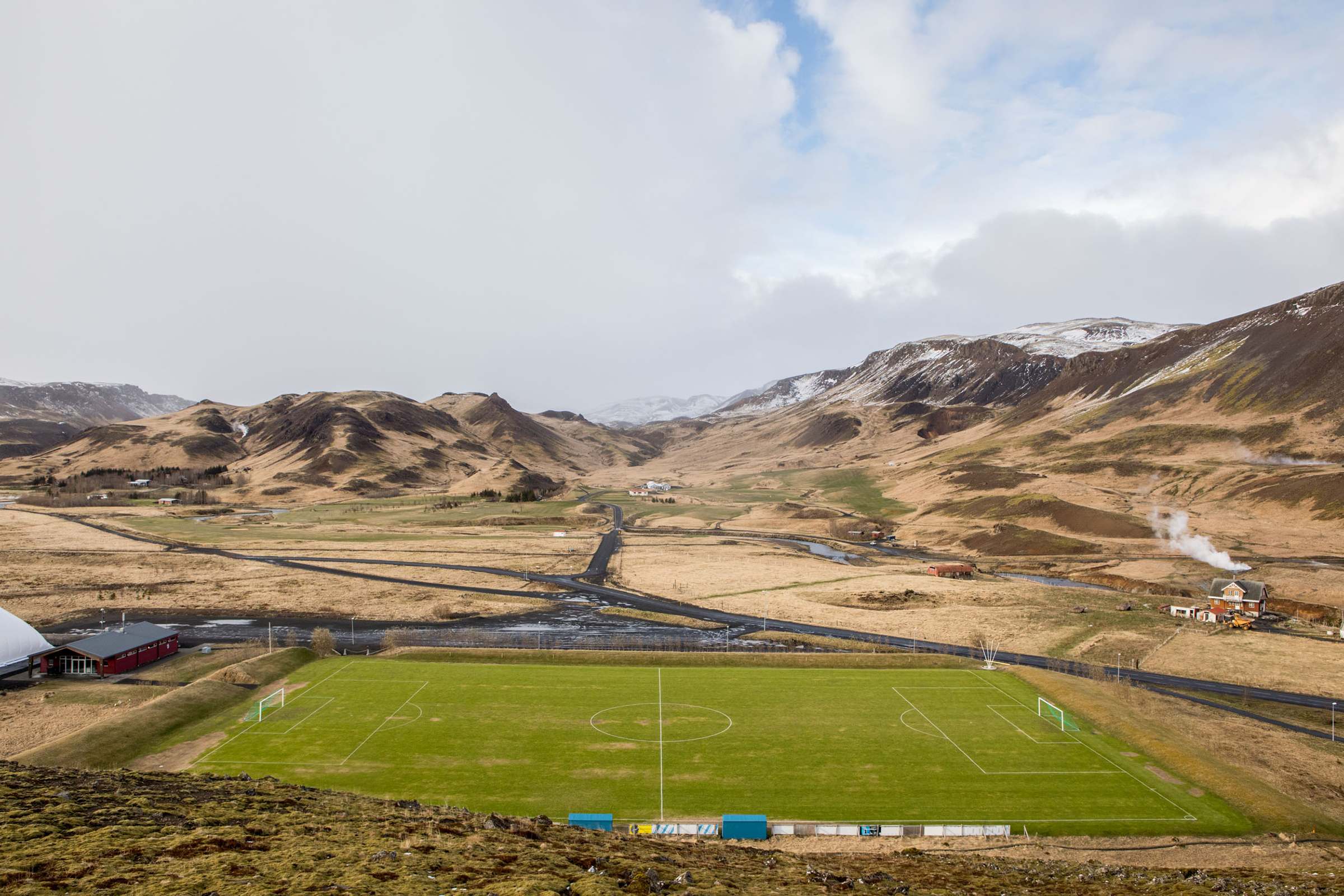 ​В 2018 году сборная Исландии занимает 22-е место в рейтинге ФИФА из 206, поднявшись на 90 позиций с 2010 года.
