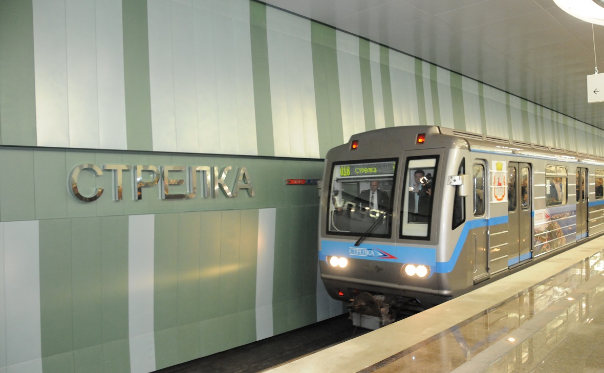 станция метро &laquo;Стрелка&raquo; в день запуска