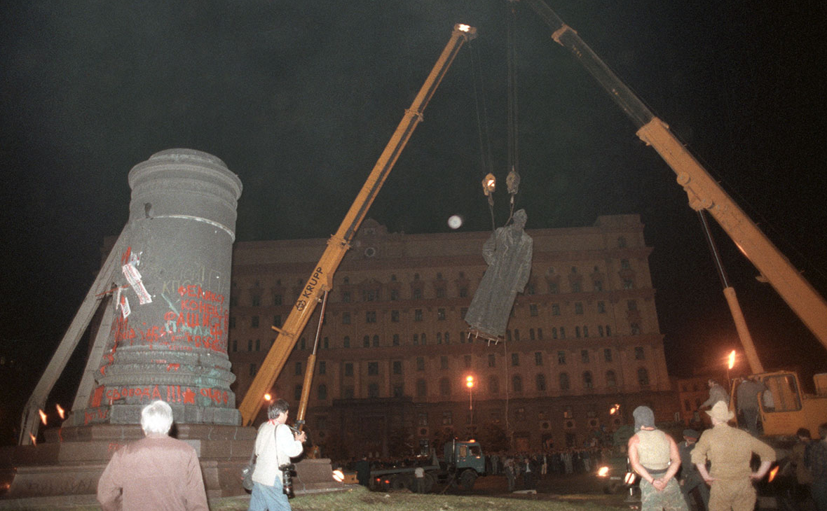 Демонтаж памятника Феликсу&nbsp;Дзержинскому в Москве, 1991 г.