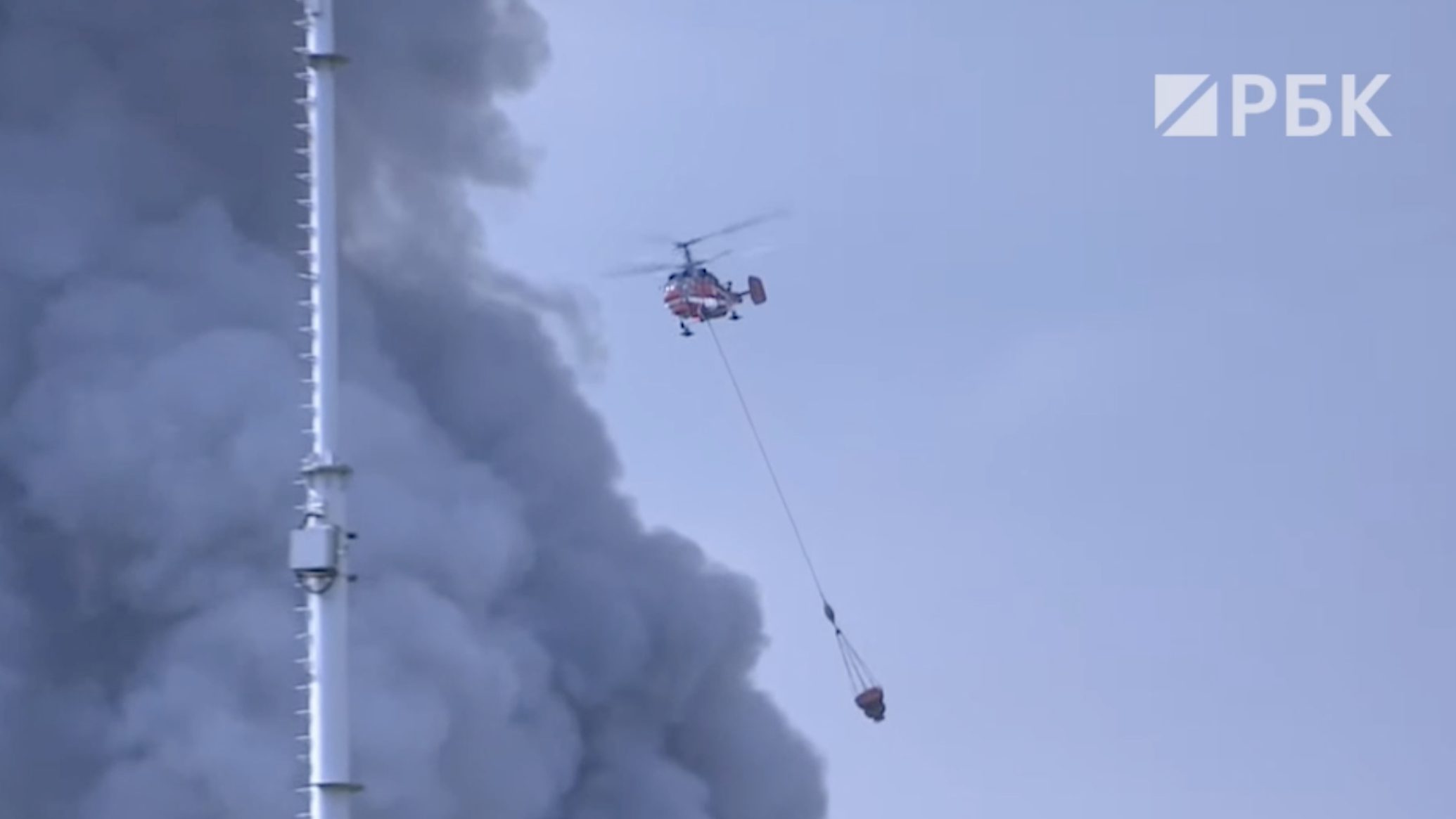 Два вертолета Ка-32 направлены на тушение пожара на складе Ozon. Видео