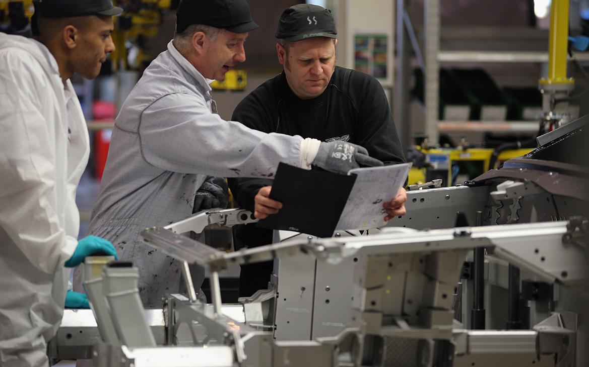 Люксовый бренд Aston Martin сократит штат из-за пошлин Трампа на авто