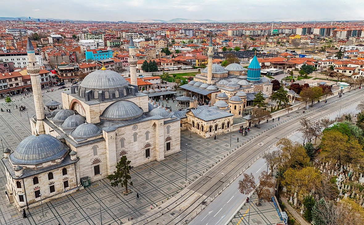 Murat_rahimm / Shutterstock