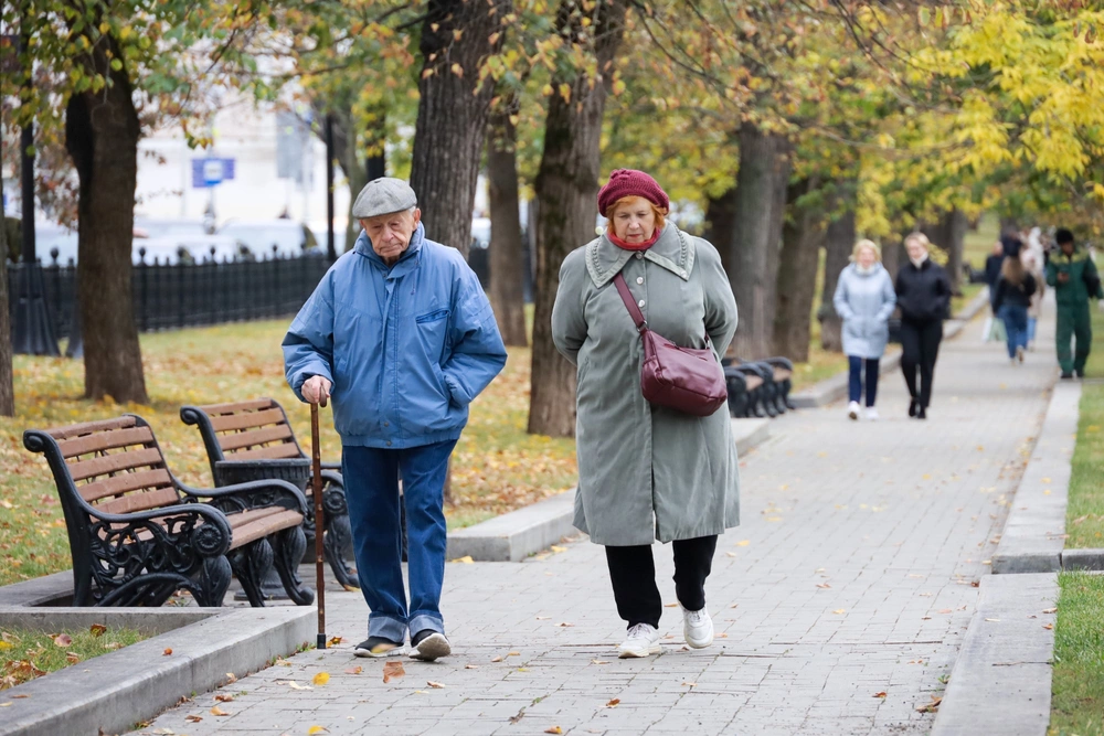 Получить пенсию можно в кассе местного почтового отделения или с доставкой на дом