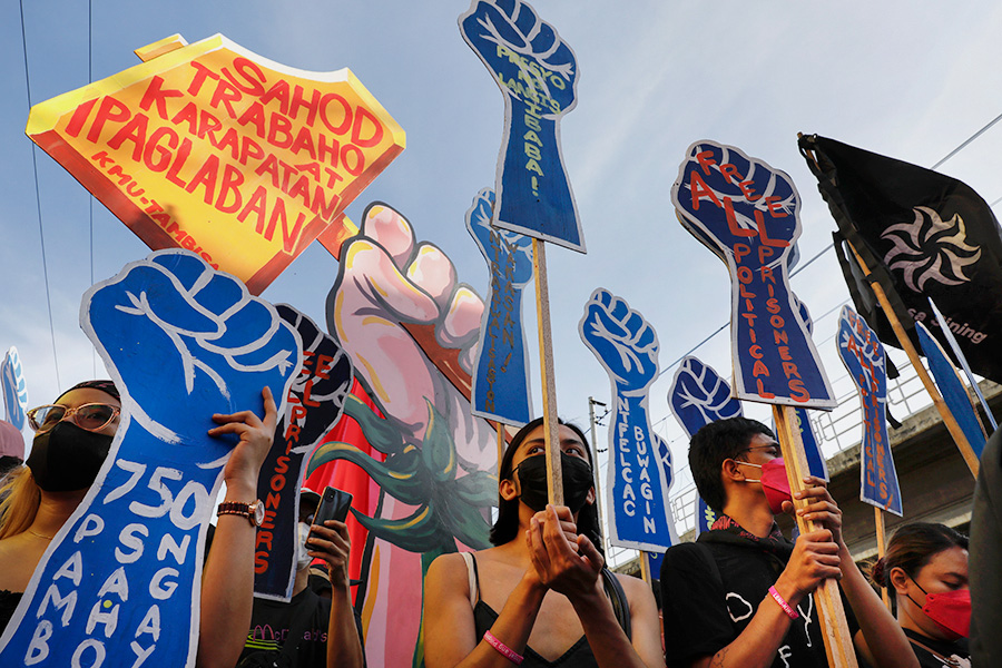Кесон-Сити, Филиппины. Защитники трудовых прав на митинге