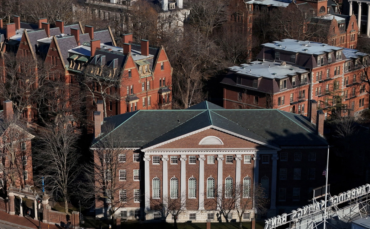 Brian Snyder / Reuters