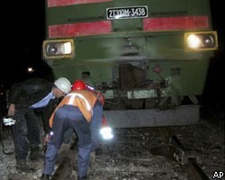Поезд Бишкек-Москва сошел с рельсов, столкнувшись с КАМАЗом