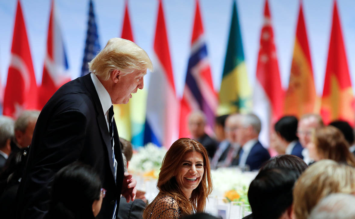 Дональд Трамп (слева) на торжественном приеме для участников саммита G20


