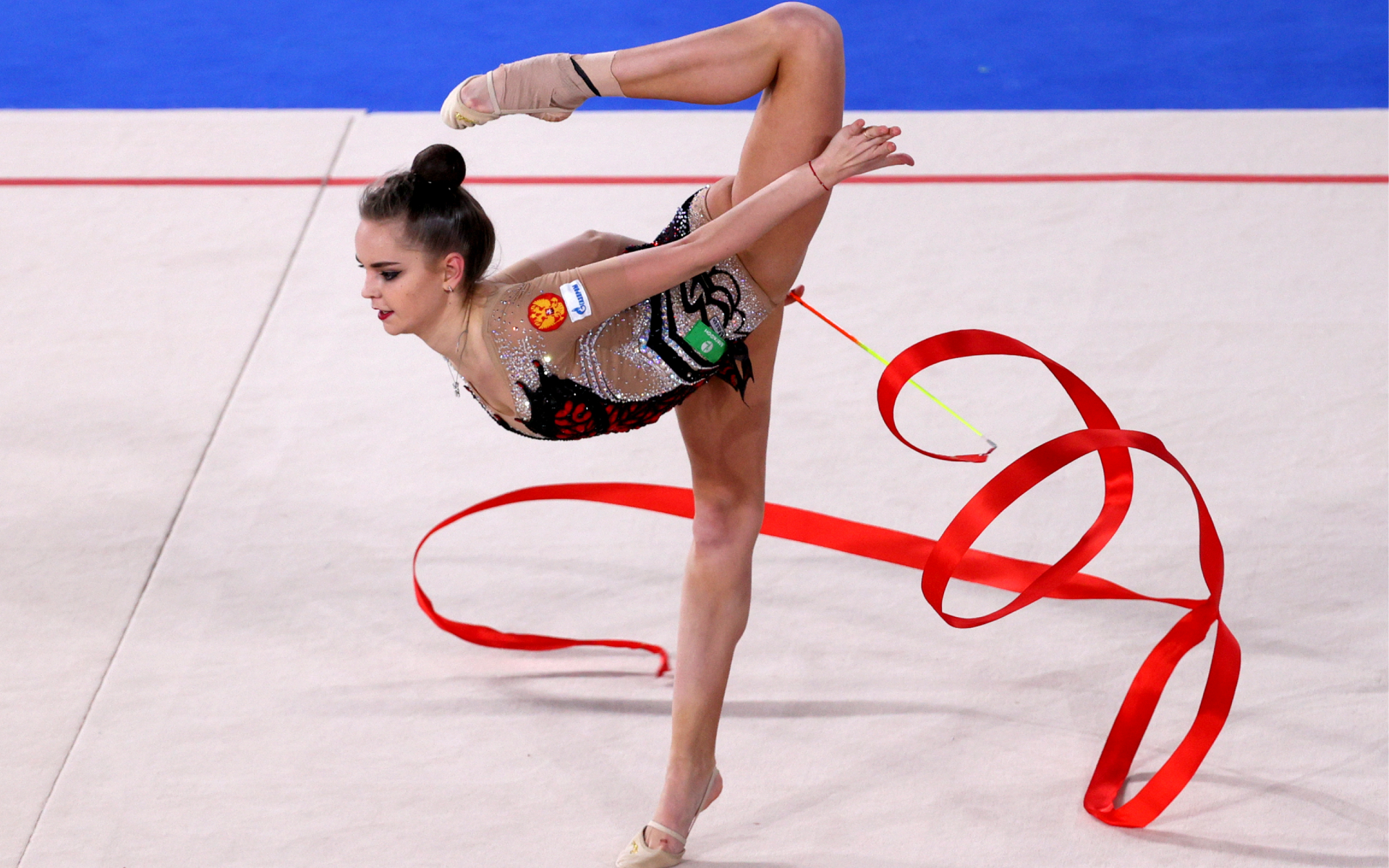 Гимнастка Дина Аверина стала трехкратной чемпионкой России в многоборье