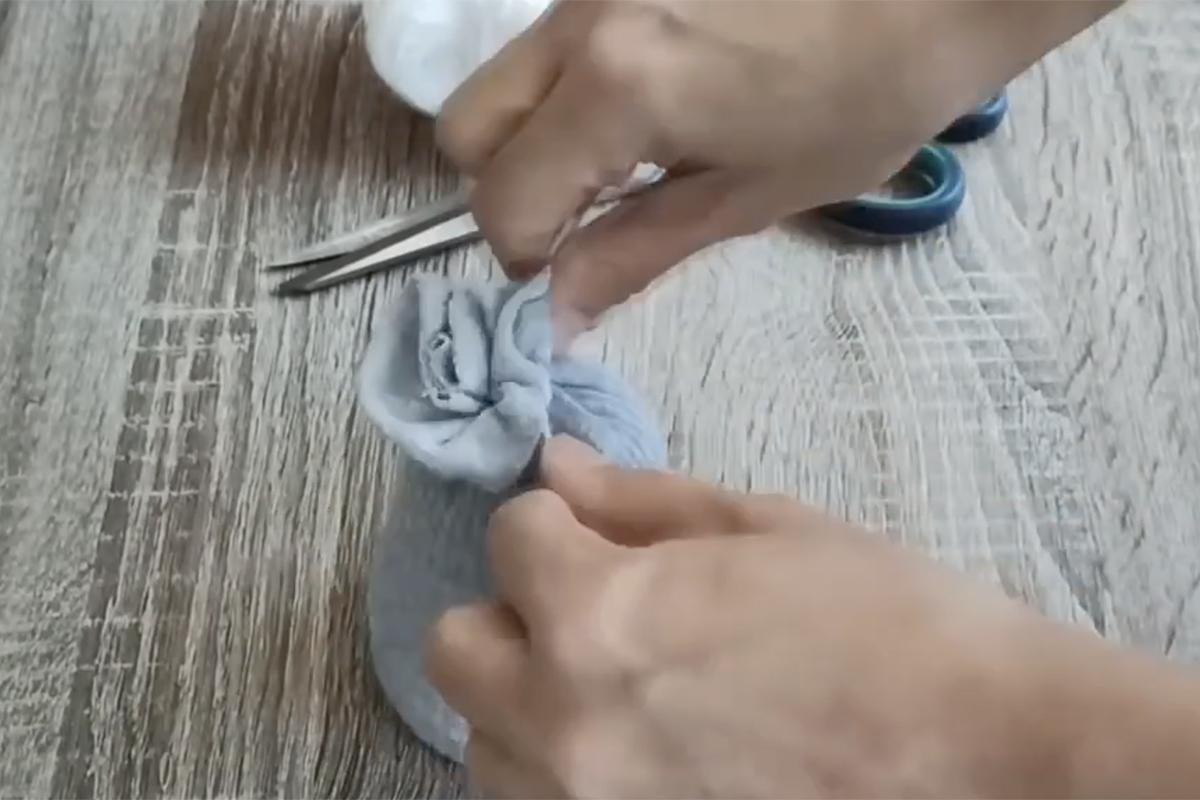 Как сделать новогоднего гнома из носков