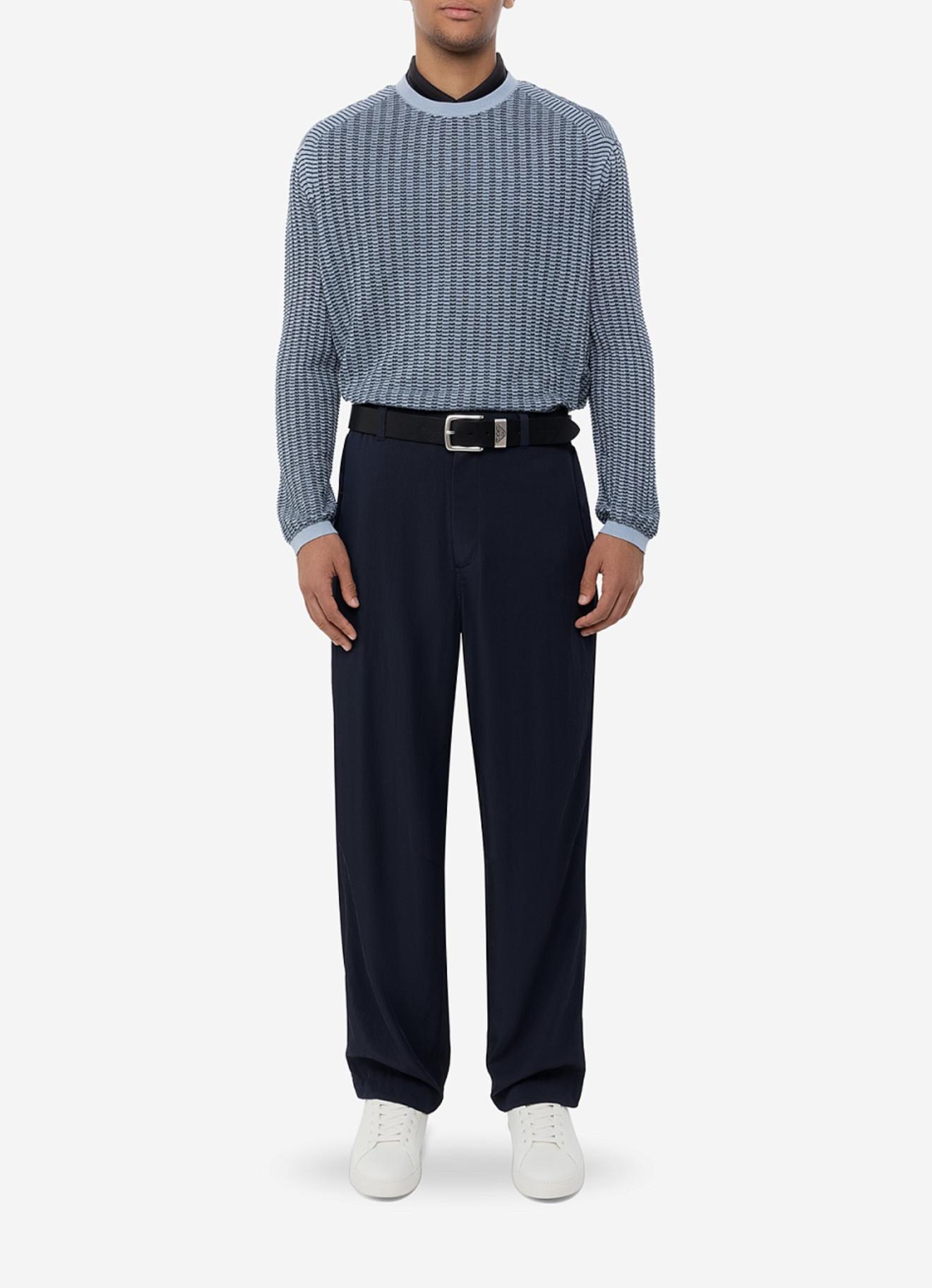 Свитер Emporio Armani, 21 900 руб. (slepayakurica.ru)