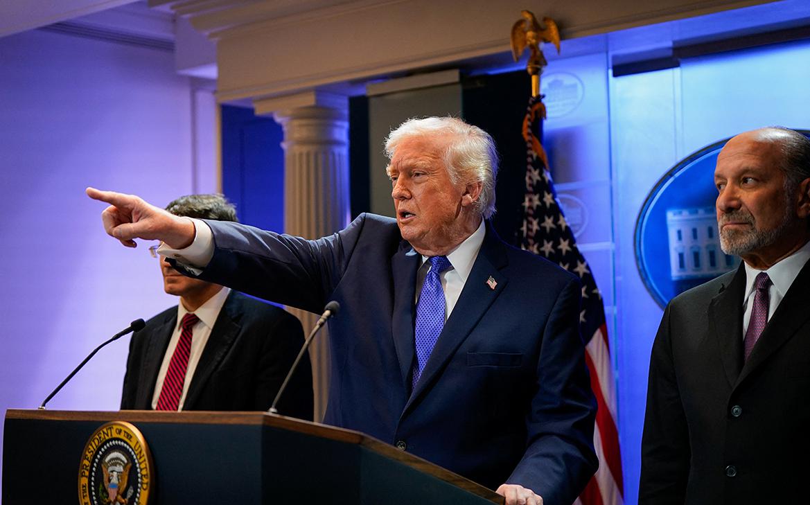 Трамп заявил о планах ввести пошлину в 10% на импорт после решения ВС США