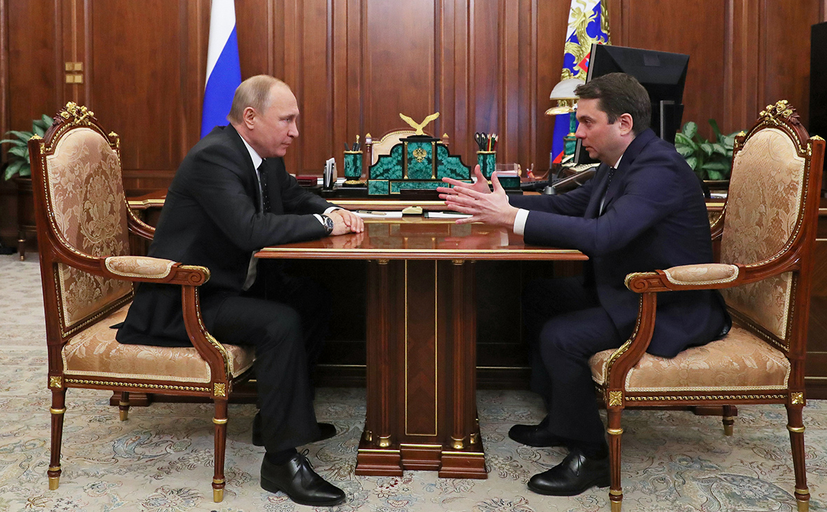 Владимир Путин и Андрей Чибис (слева направо)