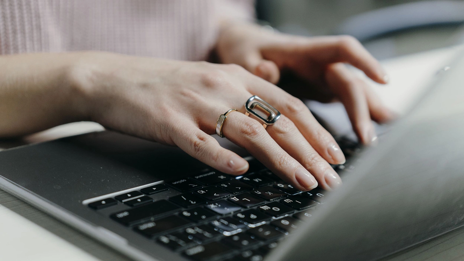 Кому предлагается доплата за 25 лет стажа. Ответ эксперта