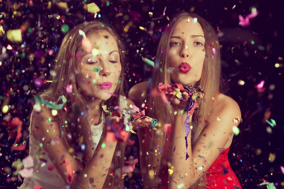 Чем больше блесток и мерцания будет, тем ярче получится вечеринка