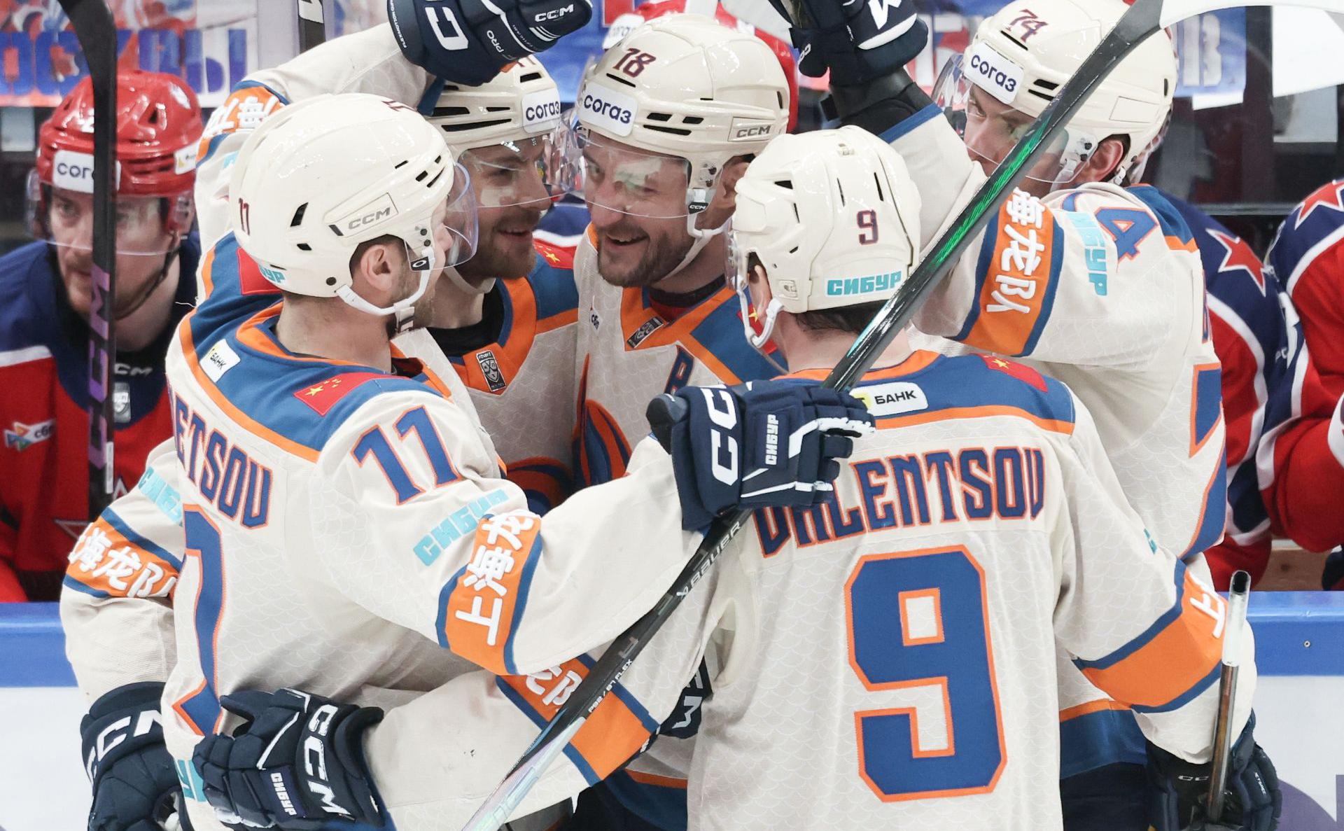 Хоккеисты &laquo;Шанхай Дрэгонс&raquo;