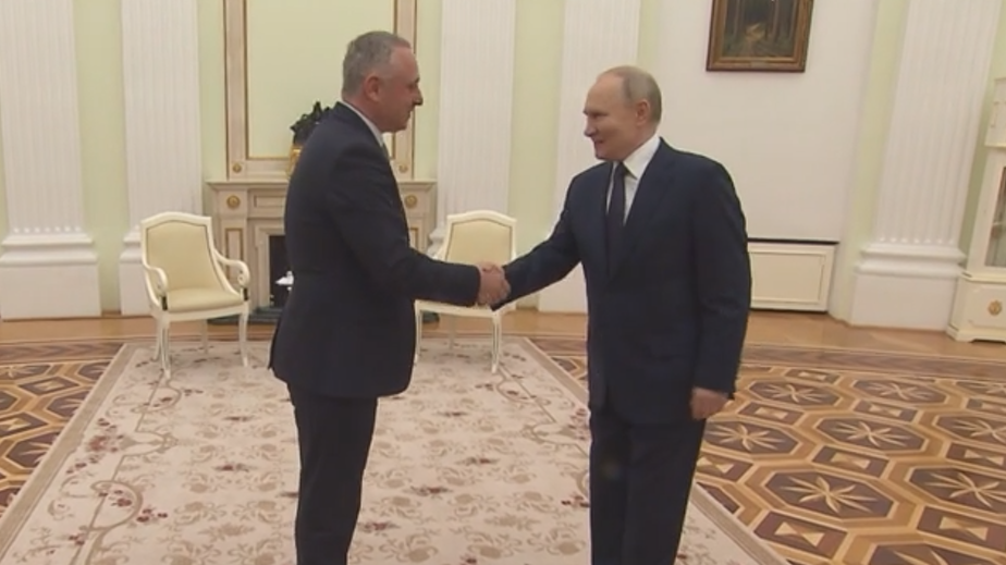 Путин встретился с победившим на президентских выборах в Абхазии Гунбой