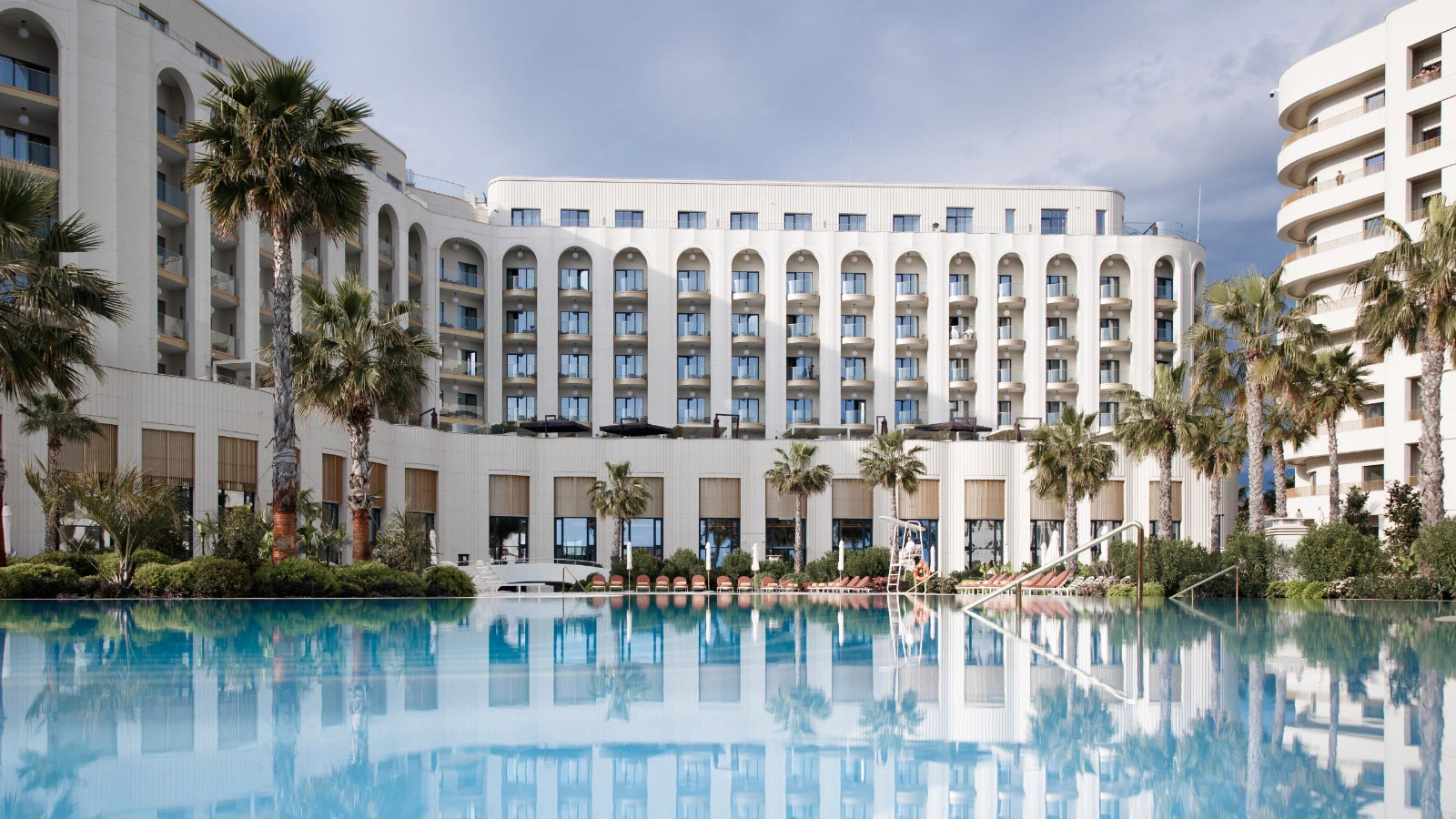 Фасад отеля Mantera Supreme