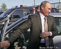 В.Путин проводит тест-драйв автомобиля Lada Kalina на трассе "Амур"