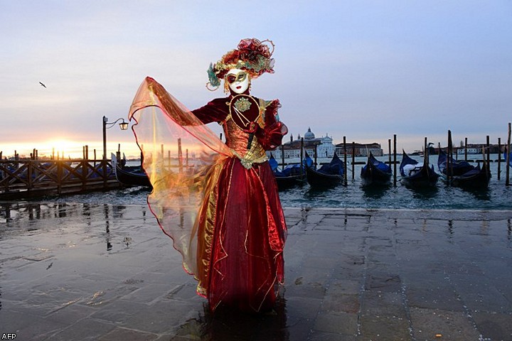 В Италии прошел Венецианский карнавал