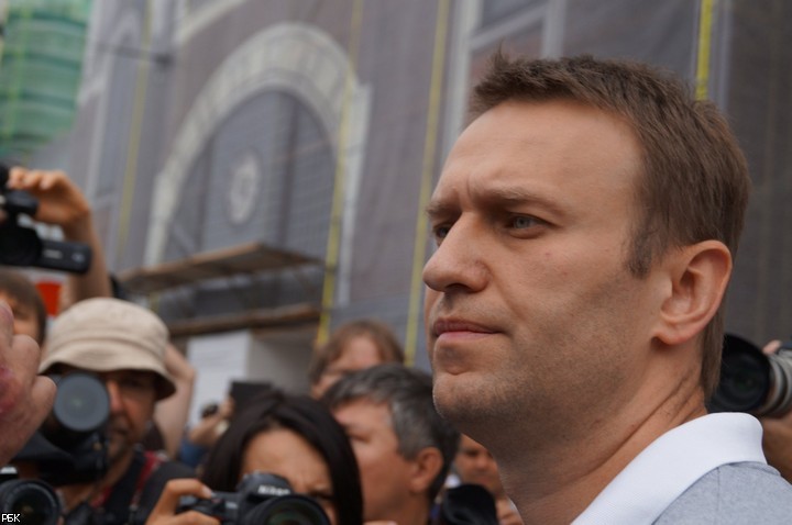 Возвращение оппозиционера: Навальный прибыл в Москву